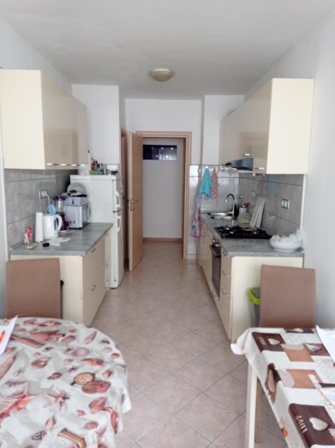Nice And Cozy Two Single Bed Room Split Exterior foto